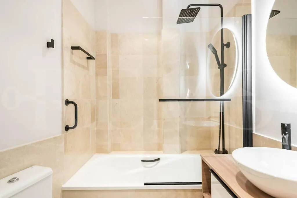 Elegant Apartment In The Heart Of Malaga By Rems